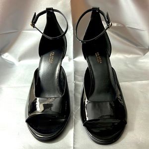 VIA SPIGA  BLACK PATENT LEATHER HEELS. SIZE 8M.